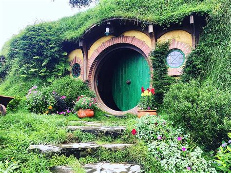 pictures of bilbo baggins house.